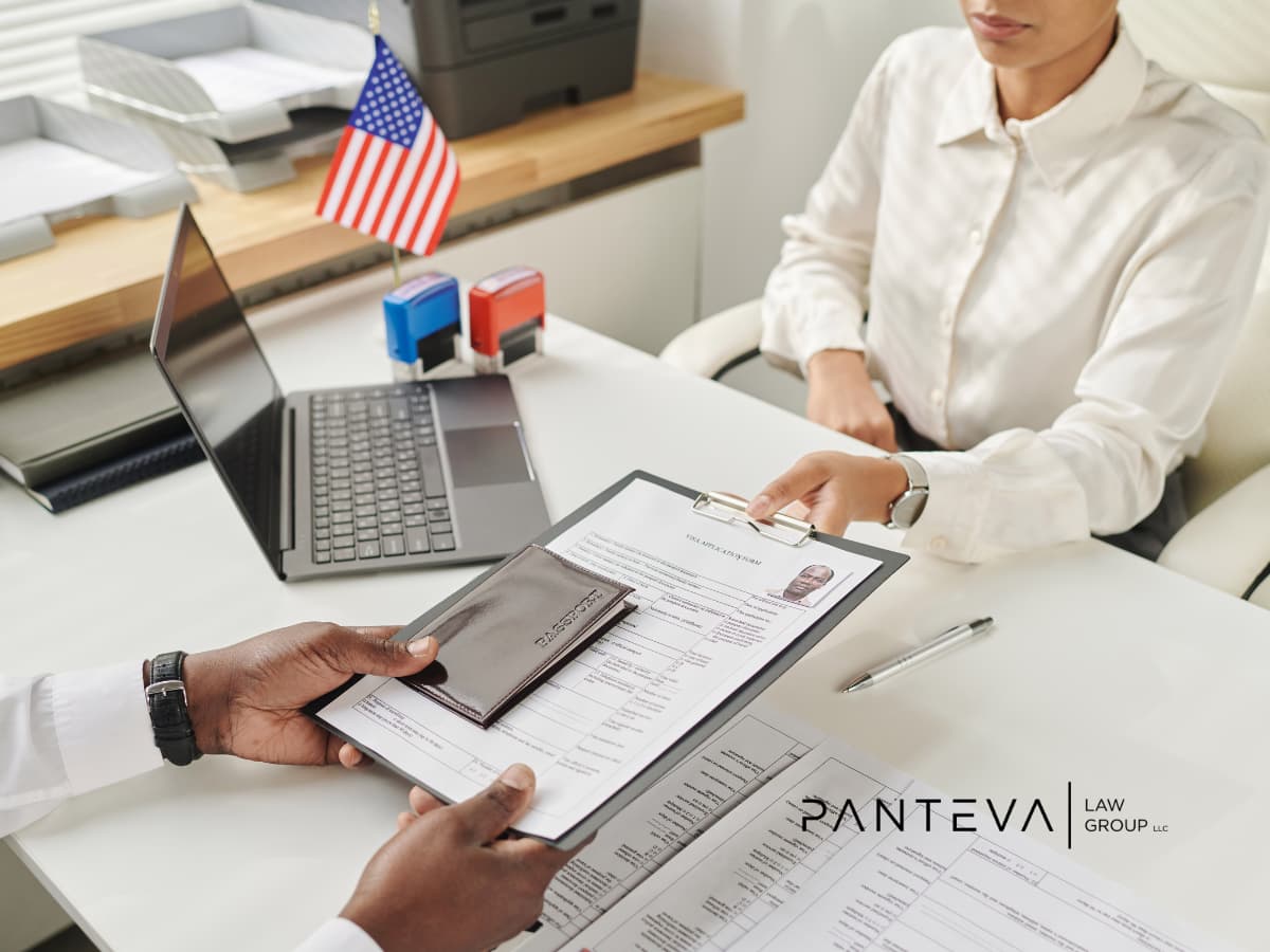 What’s the Difference Between H-1B and H-2B Visas in Chicago, Illinois? Chicago, IL immigration law attorney explains the difference between H-1B and H-2B visas. Call (312) 210-0741 for a free assessment with an intake specialist.